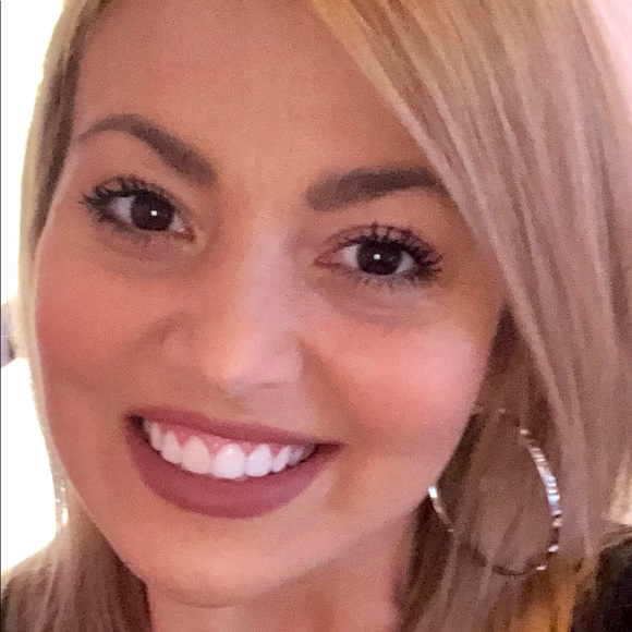 Meet your Posher, Brittany - Picture 2 of 2